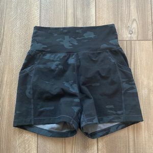 Alphalete pocket shorts - XS